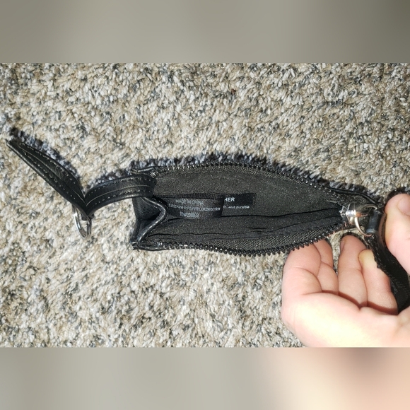 Kenneth Cole Reaction| Black Textured Wallet Wristlet - Picture 2 of 4